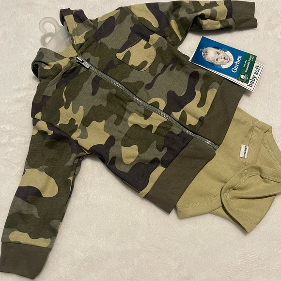 Hoodie and bodysuit - Picture 1 of 3